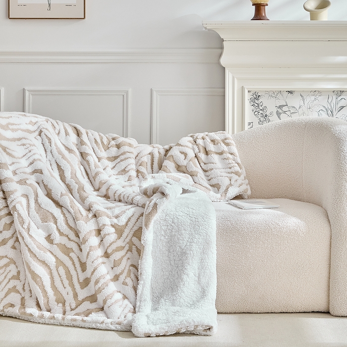 91家纺网 家纺一手货源 找家纺 缘生活 2025新款阳离子斑马纹羊羔绒毛毯 斑马纹绒毛毯-卡其