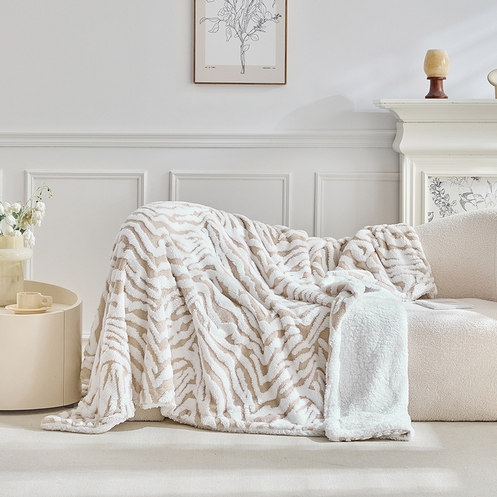 91家纺网 家纺一手货源 找家纺 缘生活 2025新款阳离子斑马纹羊羔绒毛毯 斑马纹绒毛毯-卡其