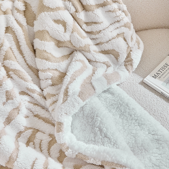 91家纺网 家纺一手货源 找家纺 缘生活 2025新款阳离子斑马纹羊羔绒毛毯 斑马纹绒毛毯-卡其