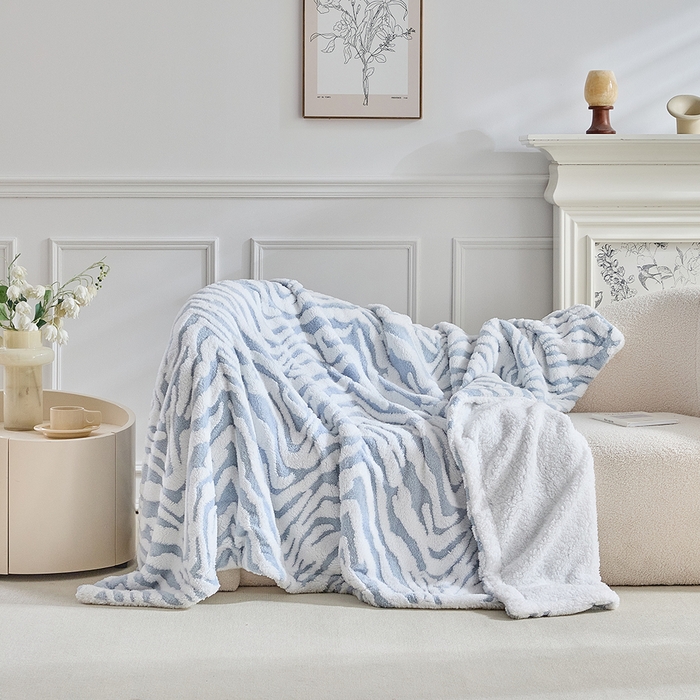 91家纺网 家纺一手货源 找家纺 缘生活 2025新款阳离子斑马纹羊羔绒毛毯 斑马纹绒毛毯-蓝色