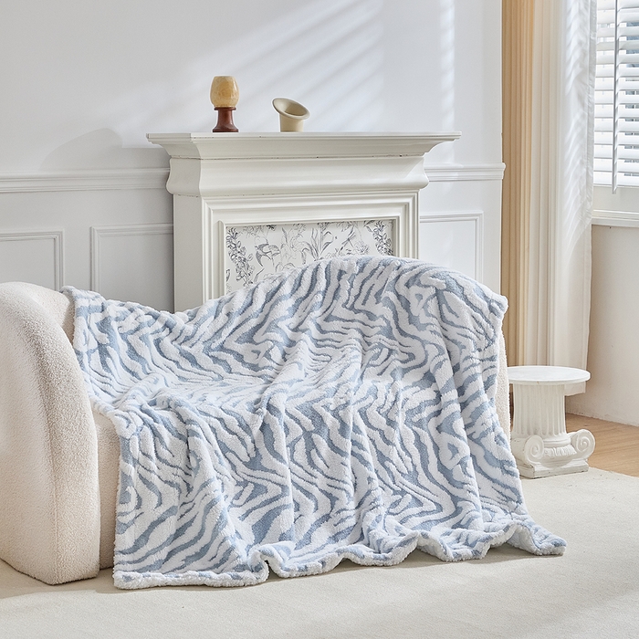 91家纺网 家纺一手货源 找家纺 缘生活 2025新款阳离子斑马纹羊羔绒毛毯 斑马纹绒毛毯-蓝色