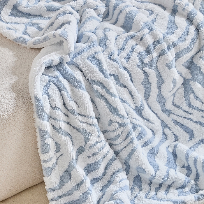 91家纺网 家纺一手货源 找家纺 缘生活 2025新款阳离子斑马纹羊羔绒毛毯 斑马纹绒毛毯-蓝色