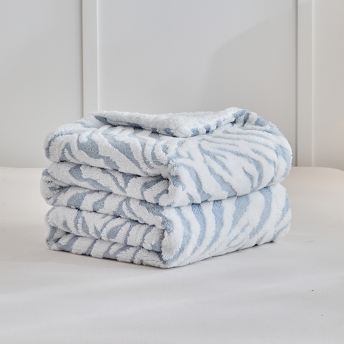 91家纺网 家纺一手货源 找家纺 缘生活 2025新款阳离子斑马纹羊羔绒毛毯 斑马纹绒毛毯-蓝色