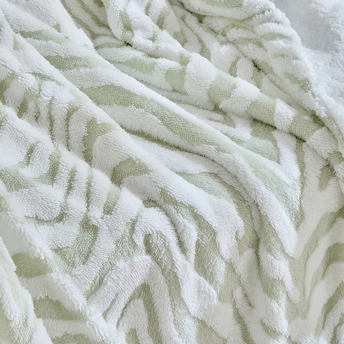 91家纺网 家纺一手货源 找家纺 缘生活 2025新款阳离子斑马纹羊羔绒毛毯 斑马纹绒毛毯-绿色