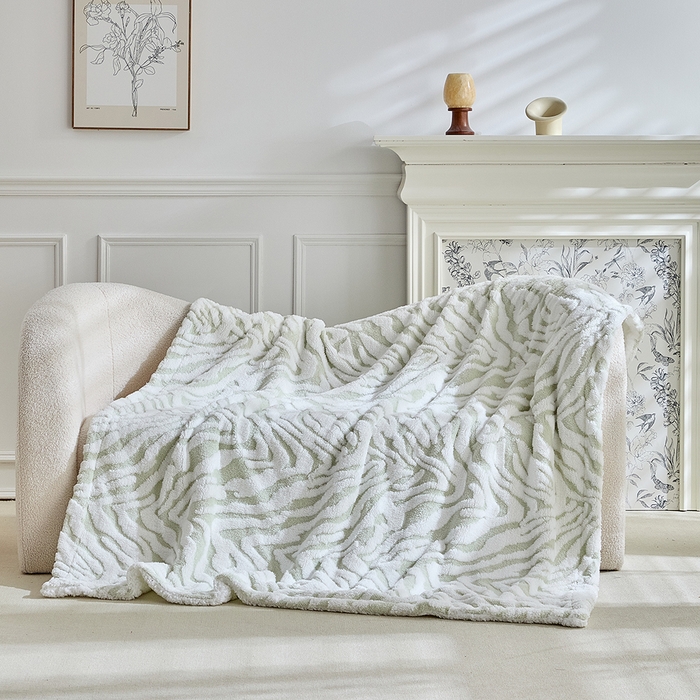 91家纺网 家纺一手货源 找家纺 缘生活 2025新款阳离子斑马纹羊羔绒毛毯 斑马纹绒毛毯-绿色