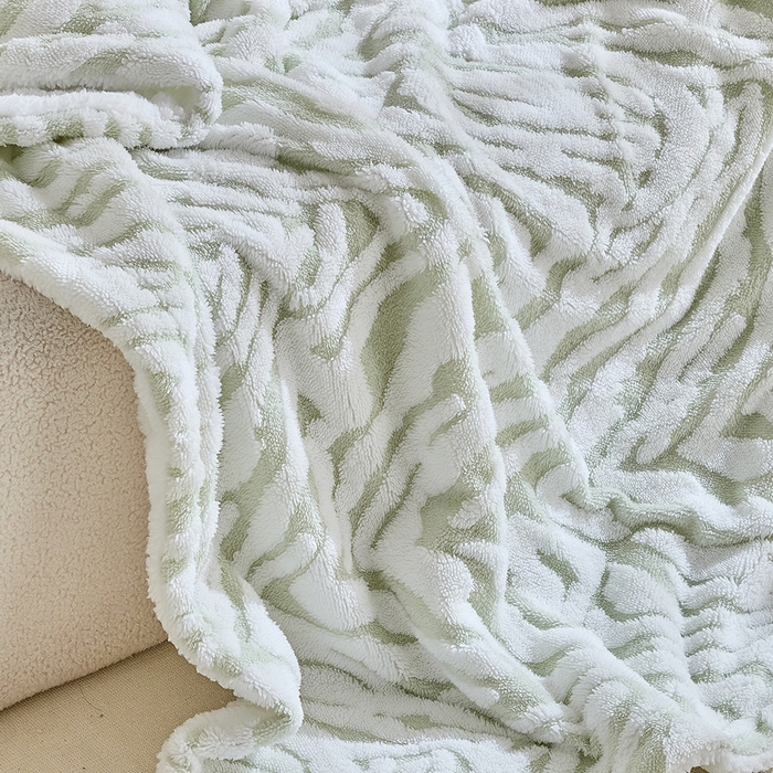 91家纺网 家纺一手货源 找家纺 缘生活 2025新款阳离子斑马纹羊羔绒毛毯 斑马纹绒毛毯-绿色