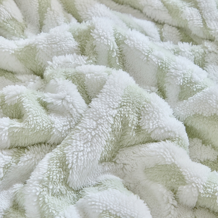 91家纺网 家纺一手货源 找家纺 缘生活 2025新款阳离子斑马纹羊羔绒毛毯 斑马纹绒毛毯-绿色