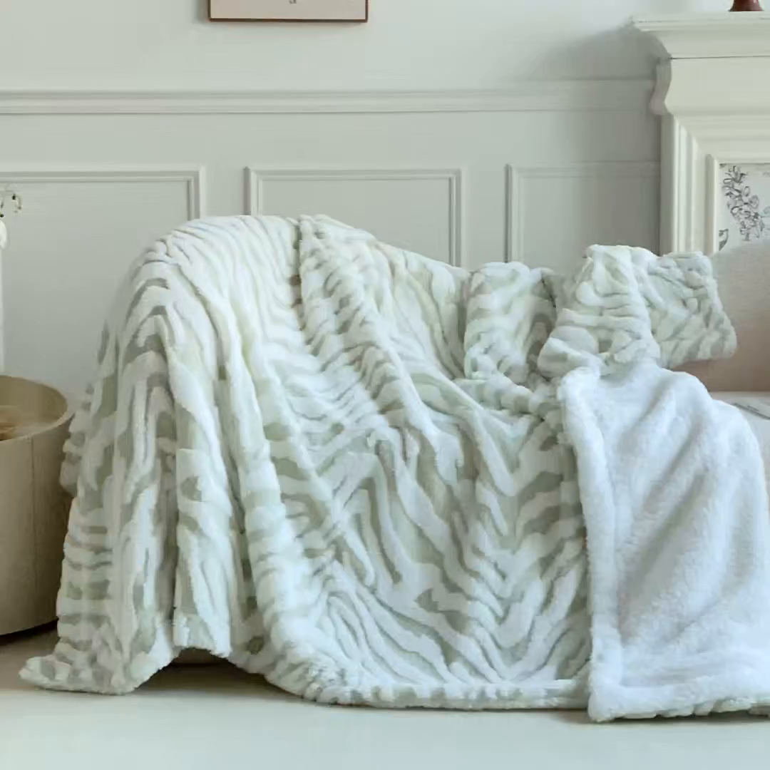91家纺网 家纺一手货源 找家纺 缘生活 2025新款阳离子斑马纹羊羔绒毛毯 斑马纹绒毛毯-绿色