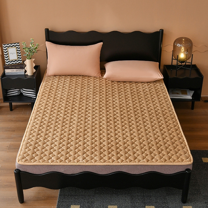 91家纺网 家纺一手货源 找家纺 索弗莱家纺 2025新款全消光牛奶绒床垫可水洗机洗床护垫 驼色