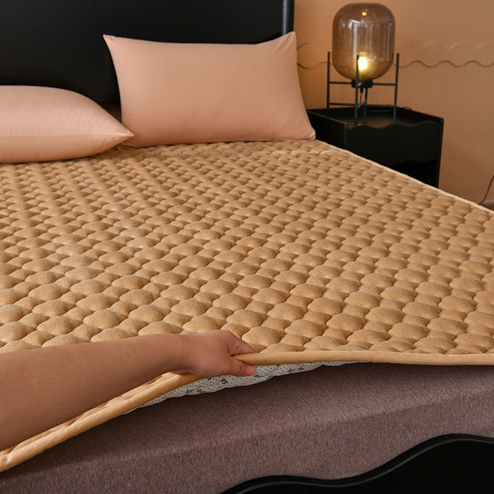 91家纺网 家纺一手货源 找家纺 索弗莱家纺 2025新款全消光牛奶绒床垫可水洗机洗床护垫 驼色