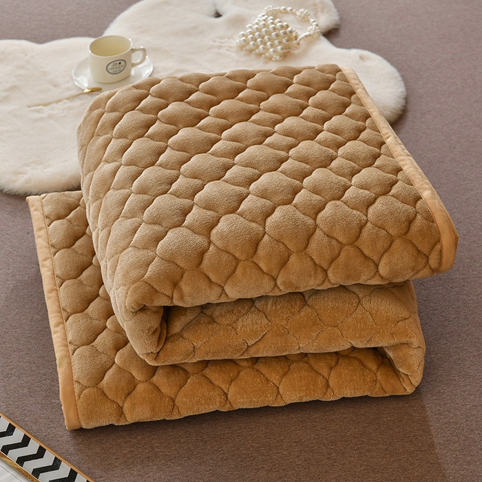 91家纺网 家纺一手货源 找家纺 索弗莱家纺 2025新款全消光牛奶绒床垫可水洗机洗床护垫 驼色