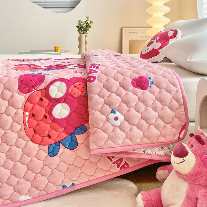 91家纺网 家纺一手货源 找家纺 索弗莱家纺 2025新款全消光牛奶绒床垫可水洗机洗床护垫 可爱熊