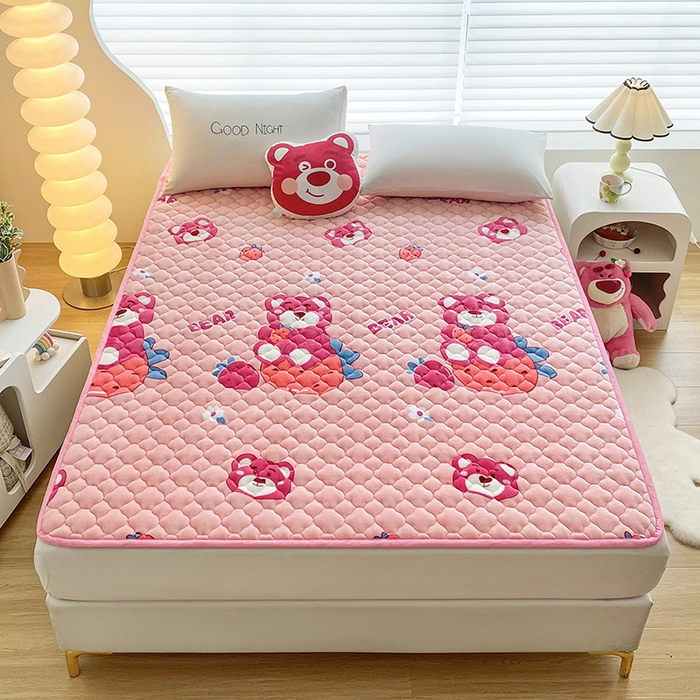 91家纺网 家纺一手货源 找家纺 索弗莱家纺 2025新款全消光牛奶绒床垫可水洗机洗床护垫 可爱熊