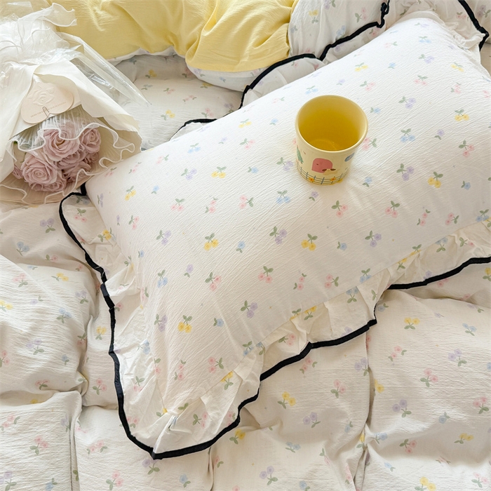 91家纺网 家纺一手货源 找家纺 森璐家纺 2025新款云感皱皱双层纱黑色包边四件套 黑边-樱桃小花