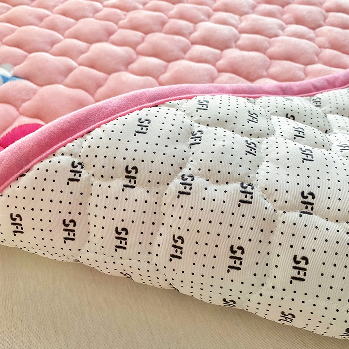 91家纺网 家纺一手货源 找家纺 索弗莱家纺 2025新款全消光牛奶绒床垫可水洗机洗床护垫 可爱熊