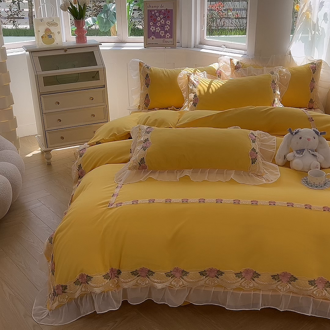 91家纺网 家纺一手货源 找家纺 后庭寝室 2025新款韩版雪纺磨毛蕾丝纯色床裙四件套-遇见公主 遇见公主-金黄