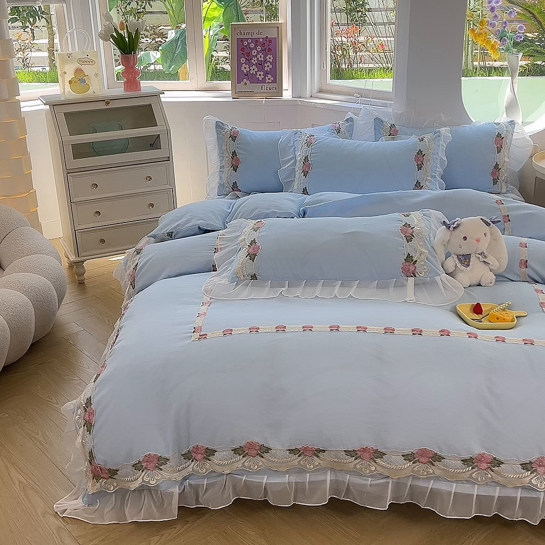 91家纺网 家纺一手货源 找家纺 后庭寝室 2025新款韩版雪纺磨毛蕾丝纯色床裙四件套-遇见公主 遇见公主-浅蓝