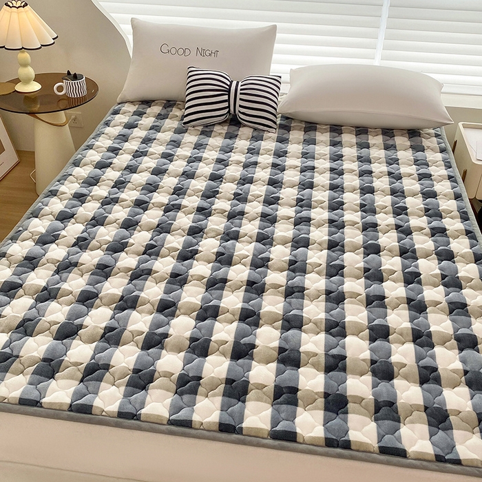 索弗莱家纺 2025新款全消光牛奶绒床垫可水洗机洗床护垫 灰白格