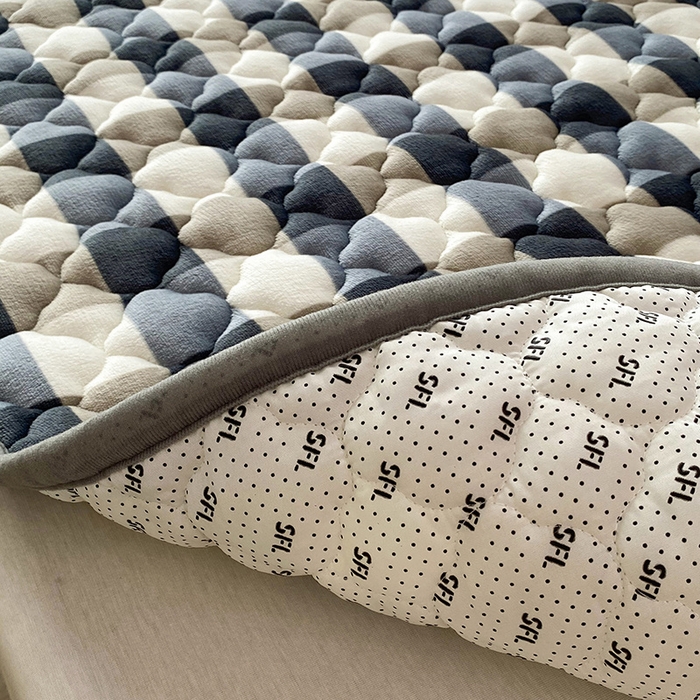 91家纺网 家纺一手货源 找家纺 索弗莱家纺 2025新款全消光牛奶绒床垫可水洗机洗床护垫 灰白格