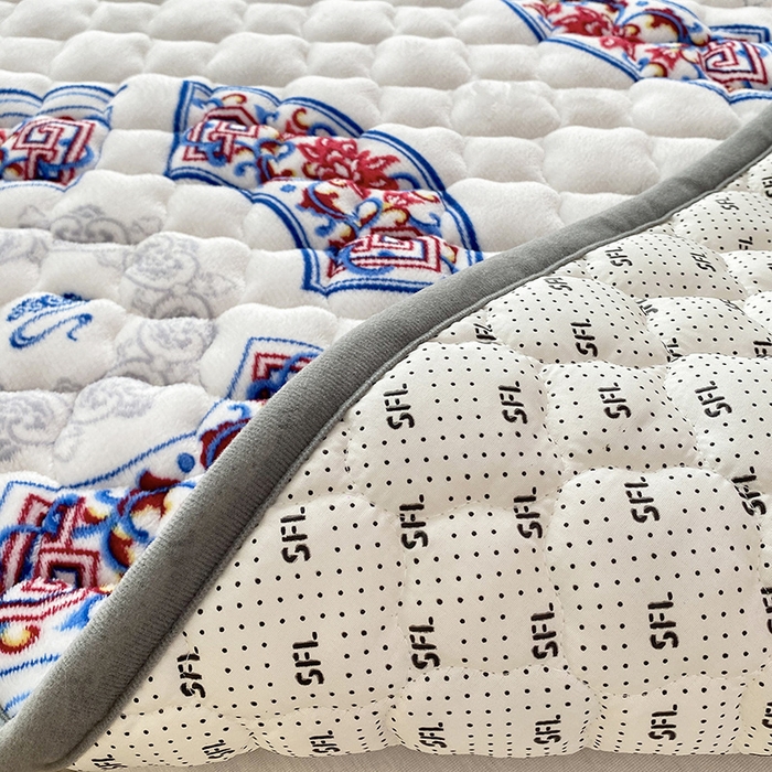 91家纺网 家纺一手货源 找家纺 索弗莱家纺 2025新款全消光牛奶绒床垫可水洗机洗床护垫 吉祥