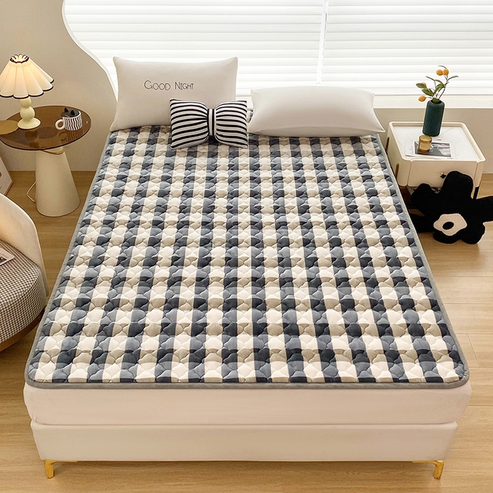 91家纺网 家纺一手货源 找家纺 索弗莱家纺 2025新款全消光牛奶绒床垫可水洗机洗床护垫 灰白格