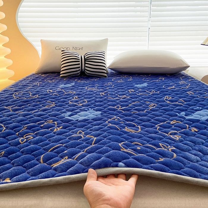 91家纺网 家纺一手货源 找家纺 索弗莱家纺 2025新款全消光牛奶绒床垫可水洗机洗床护垫 鲸鱼