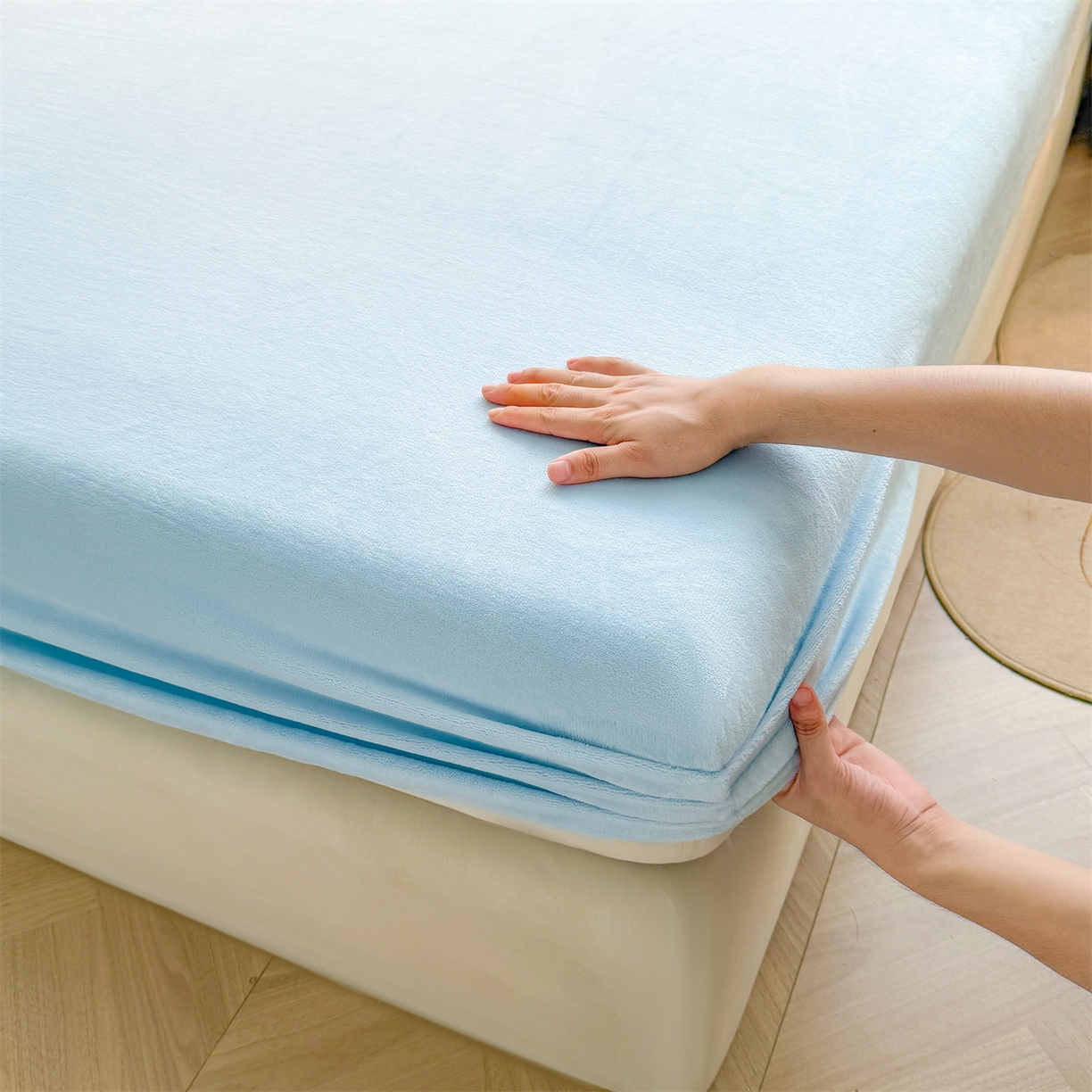 91家纺网 家纺一手货源 找家纺 雯豆家纺 2025新款单层高克重牛奶绒纯色床笠素色床垫保护套 牛奶绒单层床笠-天蓝