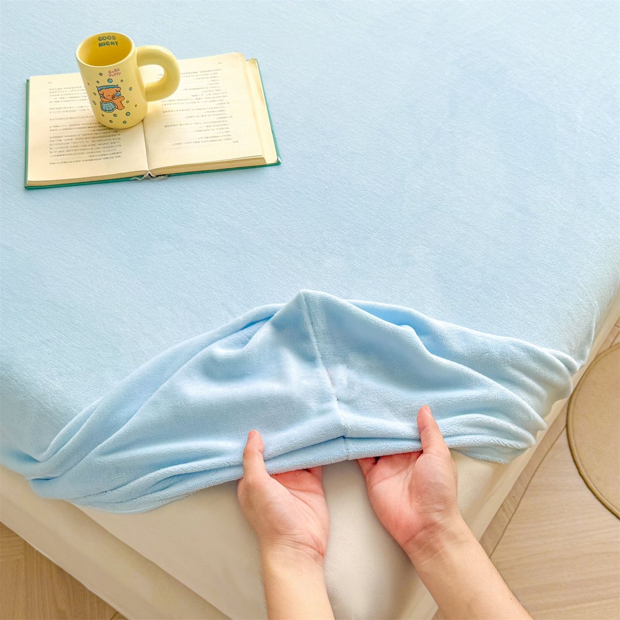 91家纺网 家纺一手货源 找家纺 雯豆家纺 2025新款单层高克重牛奶绒纯色床笠素色床垫保护套 牛奶绒单层床笠-天蓝