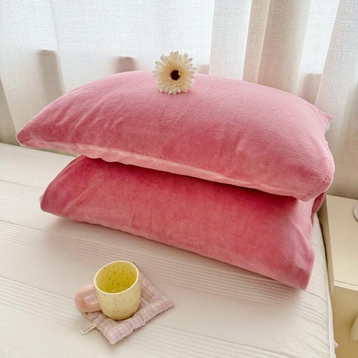 91家纺网 家纺一手货源 找家纺 （总）禧缘家纺（原梦想家）2025新款牛奶绒纯色印花双开口枕套