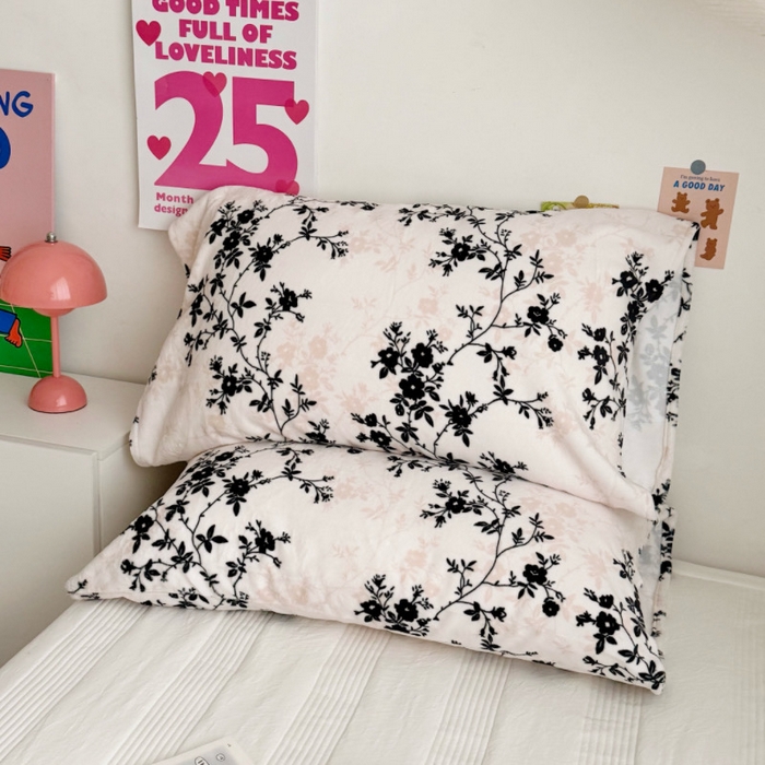 91家纺网 家纺一手货源 找家纺 （总）禧缘家纺（原梦想家）2025新款牛奶绒纯色印花双开口枕套