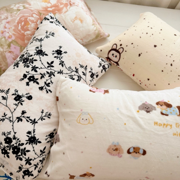 91家纺网 家纺一手货源 找家纺 （总）禧缘家纺（原梦想家）2025新款牛奶绒纯色印花双开口枕套,宾利蓝,迷雾森林,紫色,音乐小狗,青绿色,浅灰色,浅春沫云,牡丹倾城,快乐时光,潮流元素,哈尼宝贝,果绿色,粉色,繁花拾光,豆沙色,冬日花园,紫色薰衣草