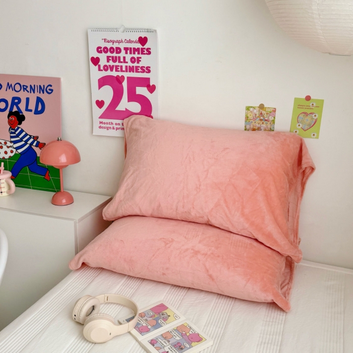 91家纺网 家纺一手货源 找家纺 禧缘家纺（原梦想家）2025新款牛奶绒纯色印花双开口枕套 粉色