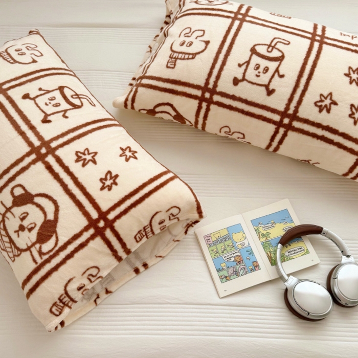 91家纺网 家纺一手货源 找家纺 禧缘家纺（原梦想家）2025新款牛奶绒纯色印花双开口枕套 快乐时光