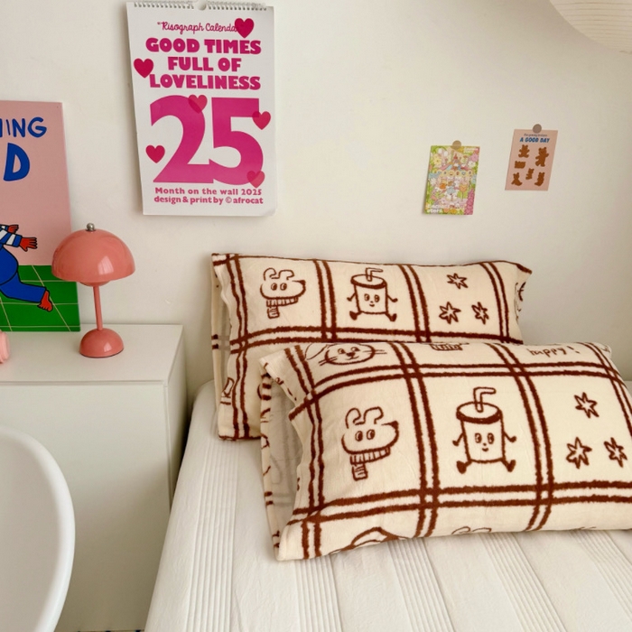 91家纺网 家纺一手货源 找家纺 禧缘家纺（原梦想家）2025新款牛奶绒纯色印花双开口枕套 快乐时光