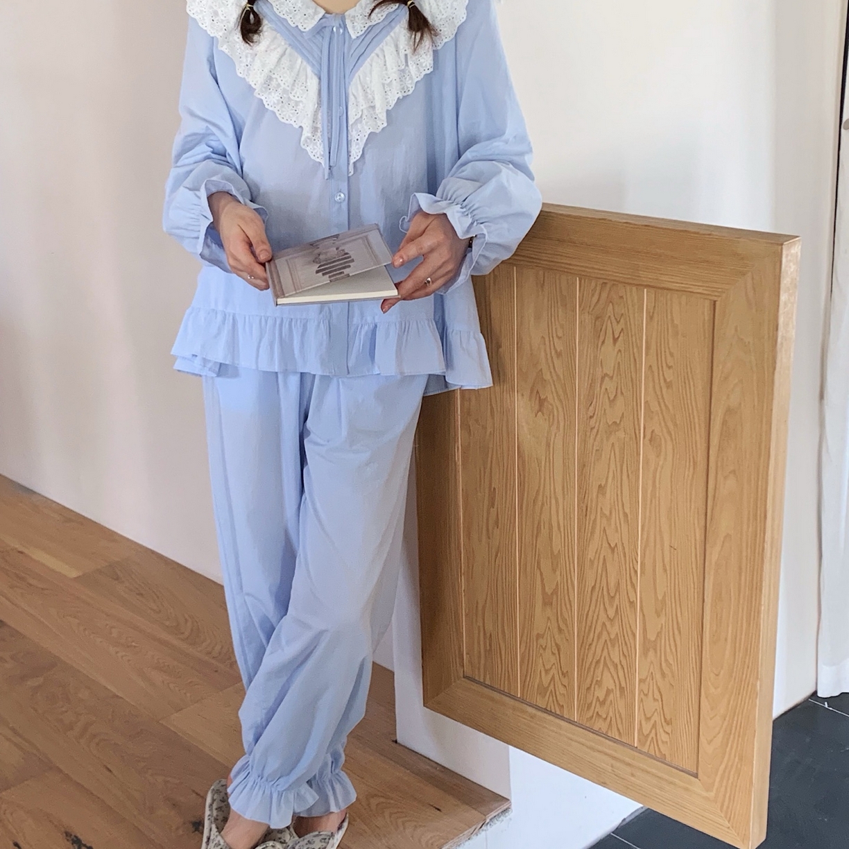 91家纺网 家纺一手货源 找家纺 妍景家居生活馆 2025新款木耳边拼接蕾丝花边套装 蓝色