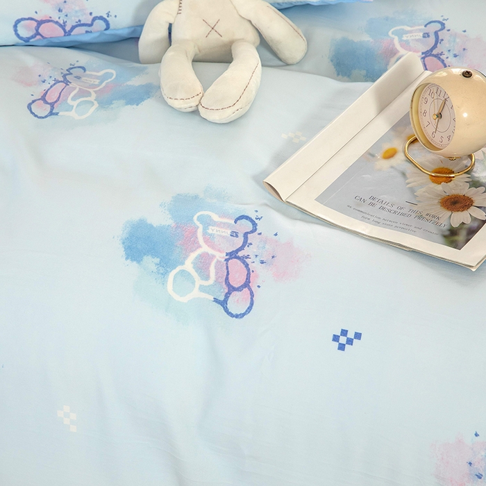 91家纺网 家纺一手货源 找家纺 梓依家纺 2025新款水洗棉印花四件套单被套床上用品 幻彩小熊-蓝