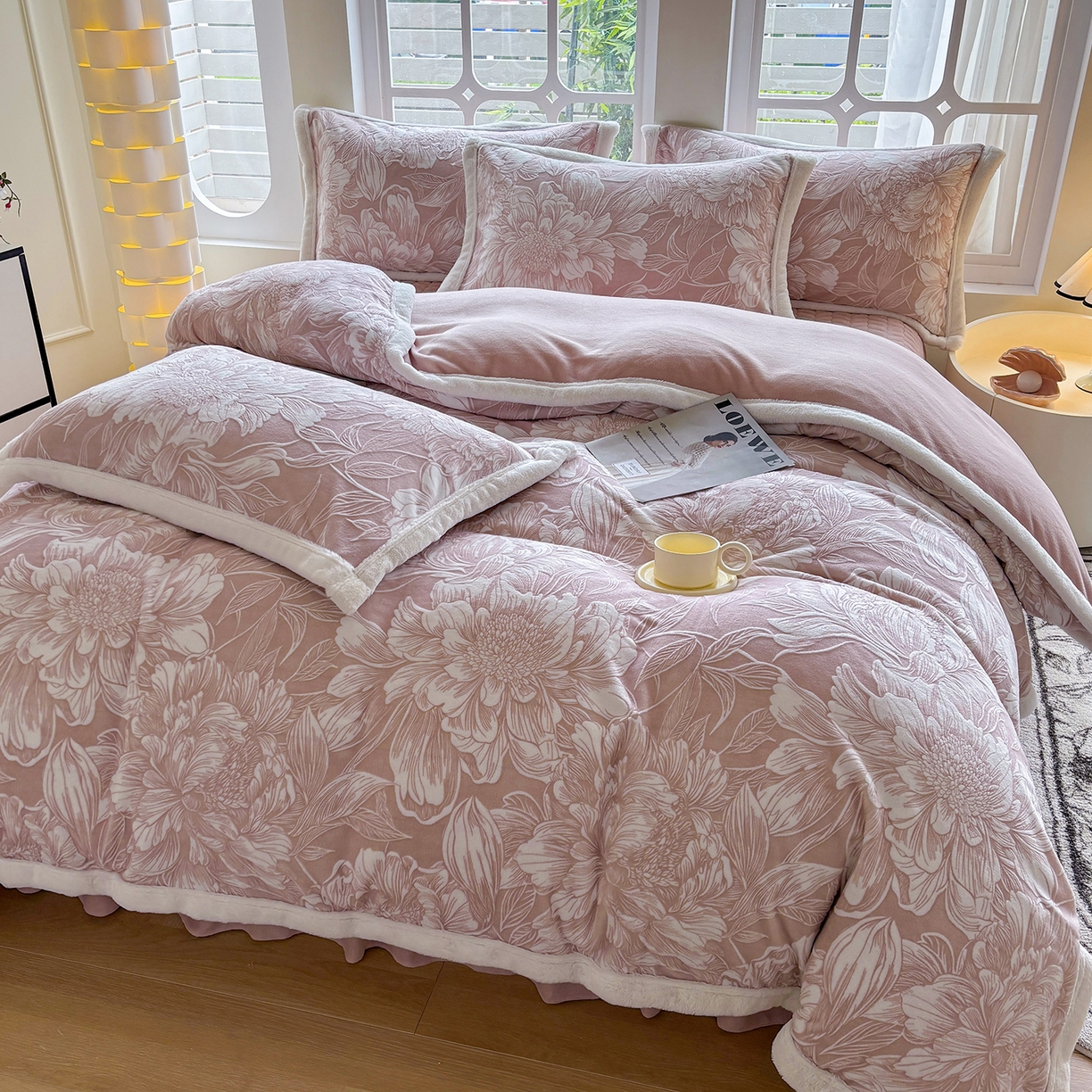 91家纺网 家纺一手货源 找家纺 （总）金艾草 2025新款雕花绒兔毛包边牛奶绒床盖款四件套