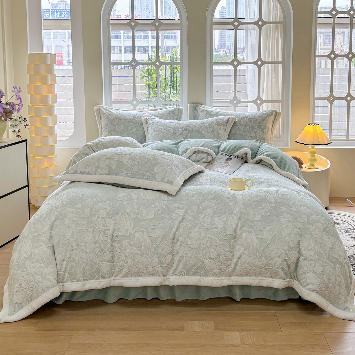 91家纺网 家纺一手货源 找家纺 金艾草 2025新款雕花绒兔毛包边牛奶绒床盖款四件套 芳华-薄荷绿
