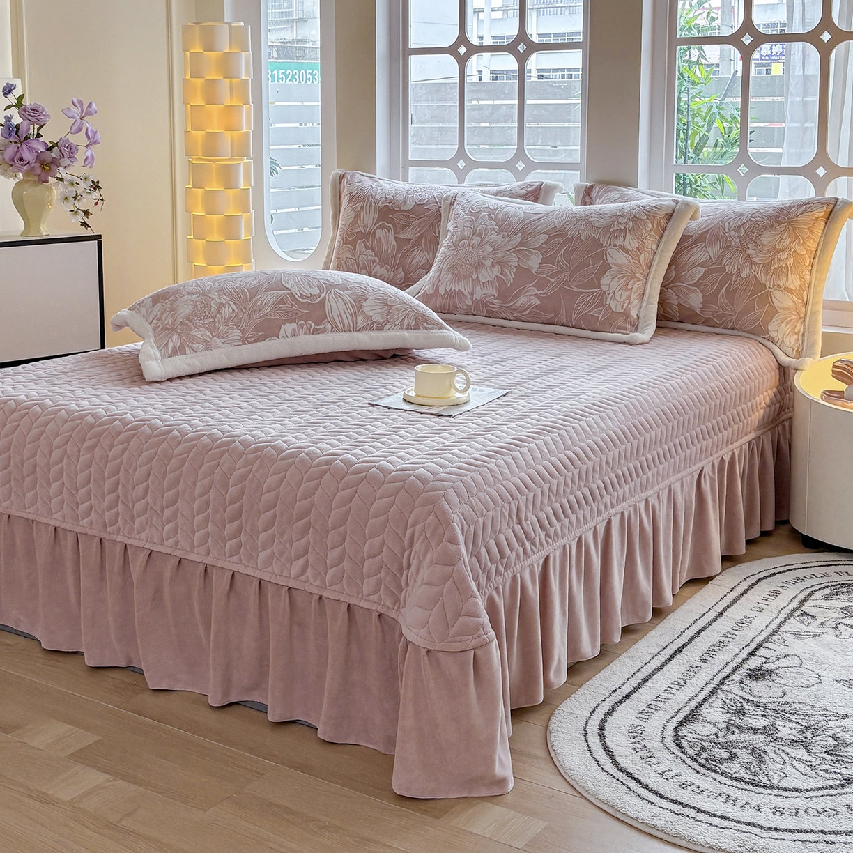 91家纺网 家纺一手货源 找家纺 金艾草 2025新款雕花绒兔毛包边牛奶绒床盖款四件套 芳华-豆沙