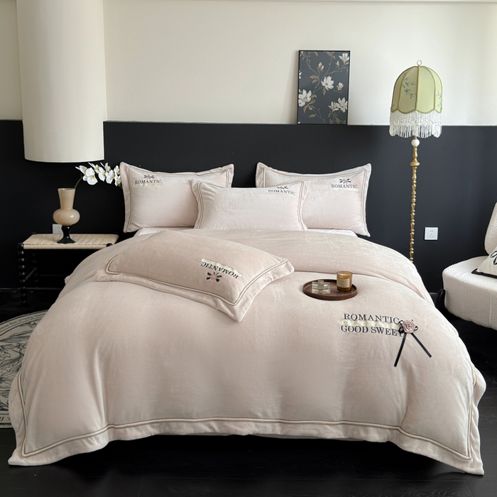 优姿家纺 2025新款10斤牛奶绒绣花宽边花边压线保暖四件套-幽香玫瑰 幽香玫瑰—米色