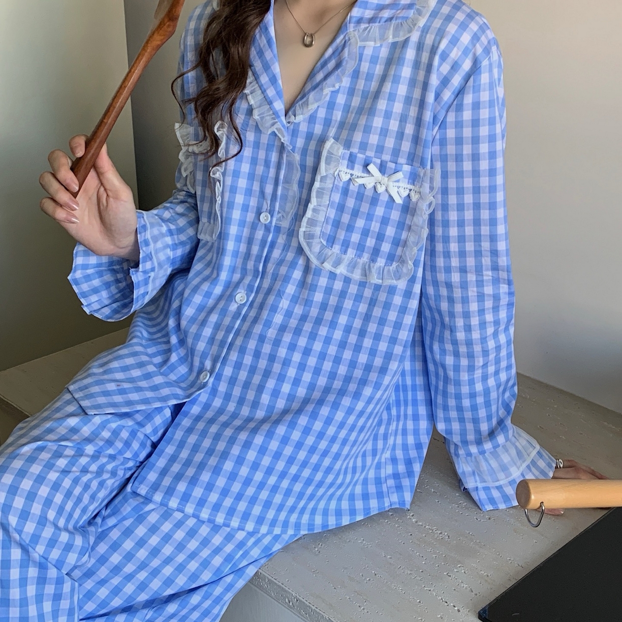 91家纺网 家纺一手货源 找家纺 妍景家居生活馆 2025新款花边格子泡泡棉简约套装 蓝色