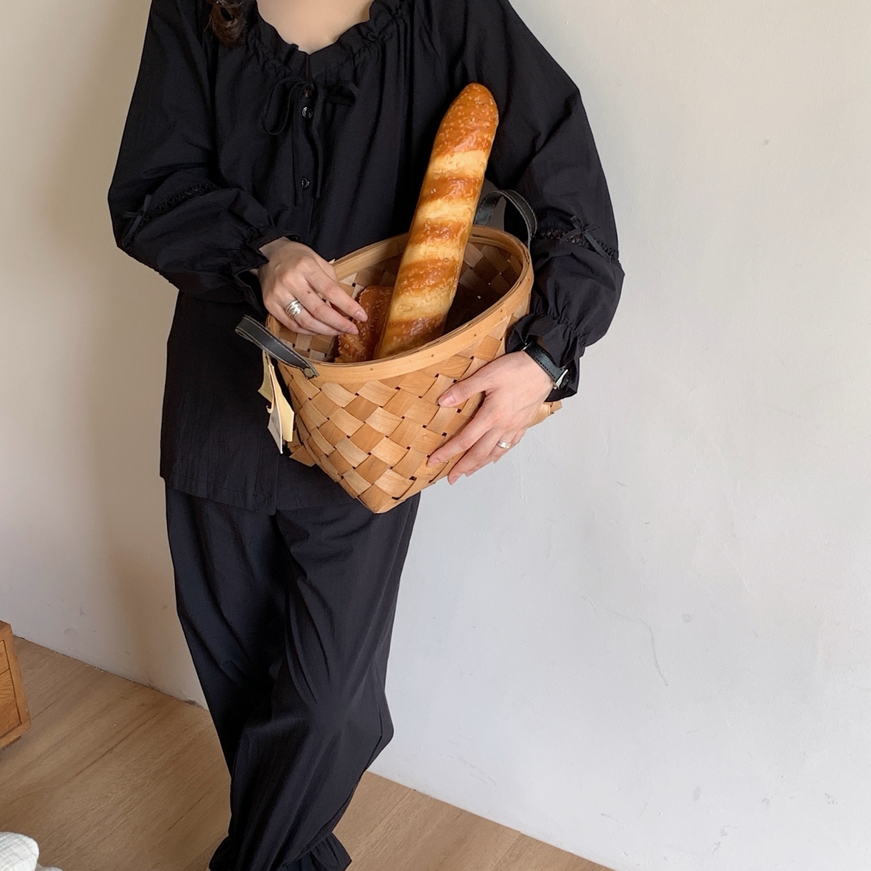 91家纺网 家纺一手货源 找家纺 妍景家居生活馆 2025新款简约抽绳款套装 黑色