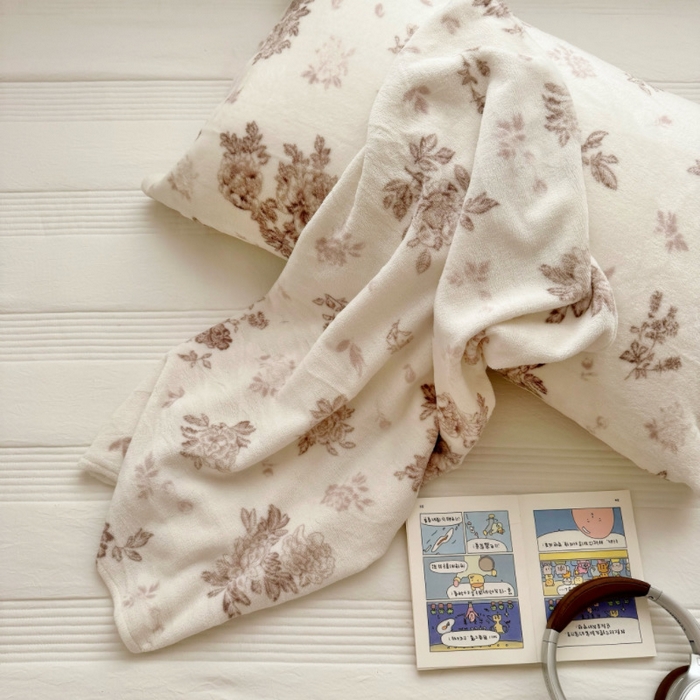 91家纺网 家纺一手货源 找家纺 禧缘家纺（原梦想家）2025新款牛奶绒纯色印花双开口枕套 浅春沫云