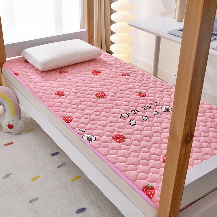 91家纺网 家纺一手货源 找家纺 索弗莱家纺 2025新款全消光牛奶绒学生床垫可水洗机洗床护垫床褥子 草莓