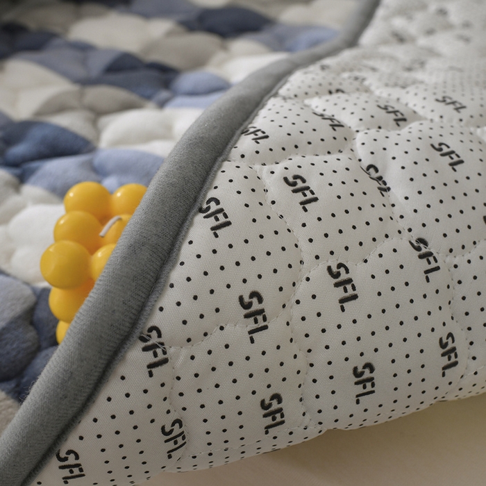 91家纺网 家纺一手货源 找家纺 索弗莱家纺 2025新款全消光牛奶绒学生床垫可水洗机洗床护垫床褥子 灰白格