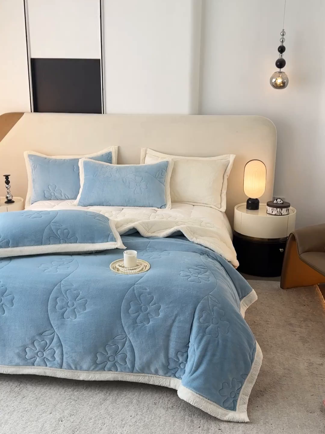 91家纺网 家纺一手货源 找家纺 宜派家纺 2025新款A类婴儿绒北极绒羽丝棉三层夹棉盖毯 晴空蓝【双面绒夹棉】