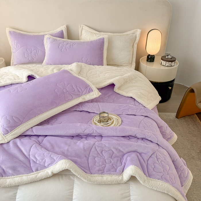 91家纺网 家纺一手货源 找家纺 宜派家纺 2025新款A类婴儿绒北极绒羽丝棉三层夹棉盖毯 丁香紫【双面绒夹棉]