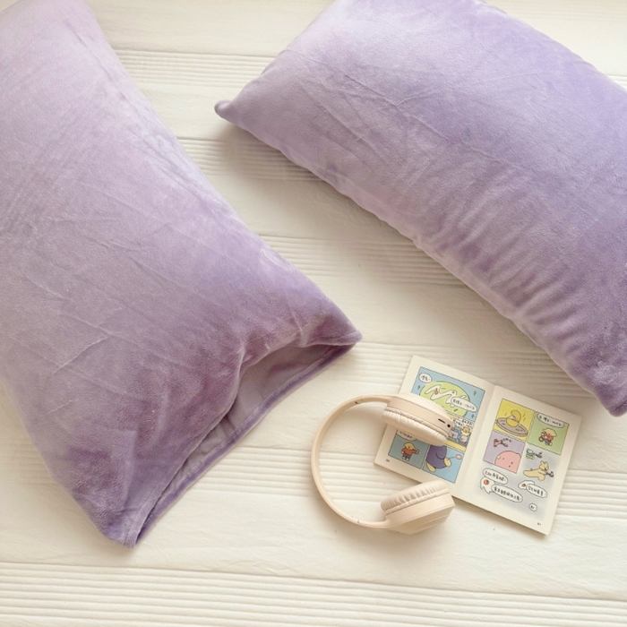 91家纺网 家纺一手货源 找家纺 禧缘家纺（原梦想家）2025新款牛奶绒纯色印花双开口枕套 紫色