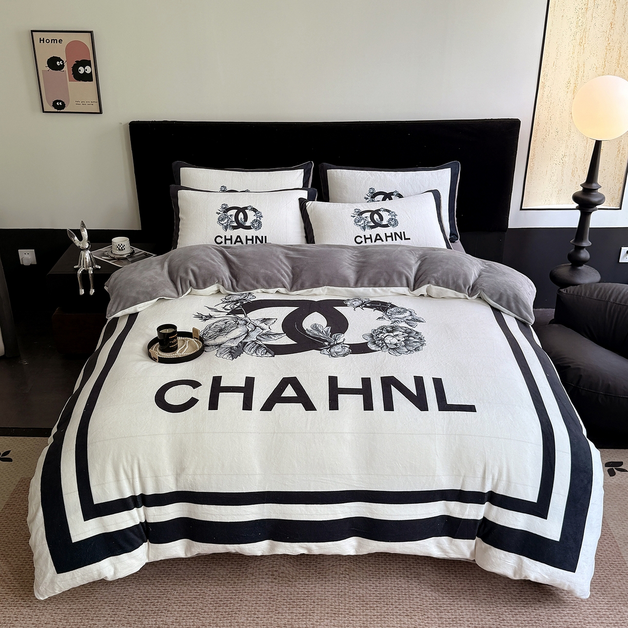 91家纺网 家纺一手货源 找家纺 摩卡（乐趣） 2025新款牛奶绒大版数码印花四件套（提供买家秀） 白香花