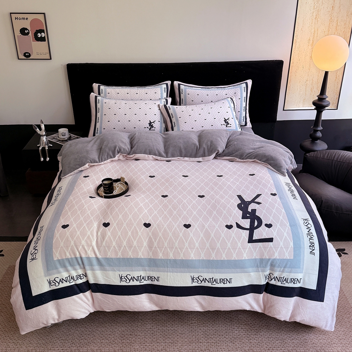 91家纺网 家纺一手货源 找家纺 摩卡（乐趣） 2025新款牛奶绒大版数码印花四件套（提供买家秀） 罗兰粉